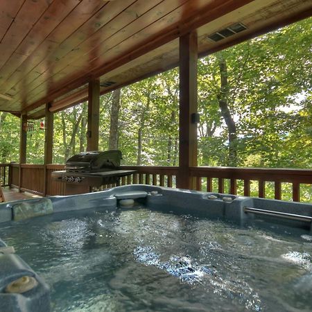 Bearfoot Ridge Wood-Burning Fireplace Cozy Hot Tub Serene Views Ellijay Exterior foto