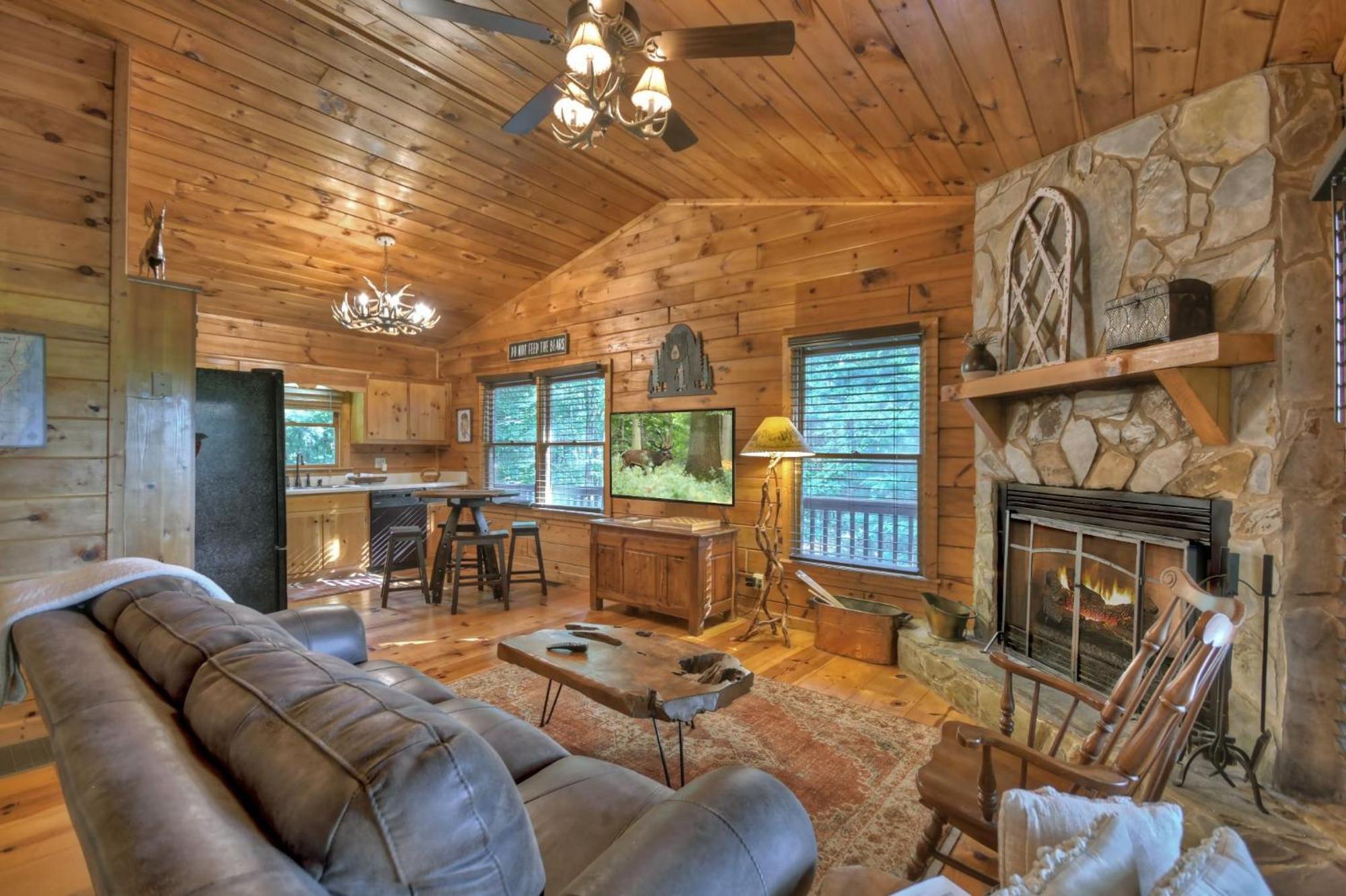 Bearfoot Ridge Wood-Burning Fireplace Cozy Hot Tub Serene Views Ellijay Exterior foto